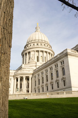 Wisconsin Capital Building Landscaped Grounds Green Grass