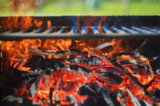 black burned charcoal bbq grid fire natural