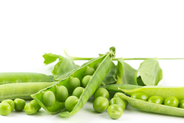 Piselli verdi nel baccello 