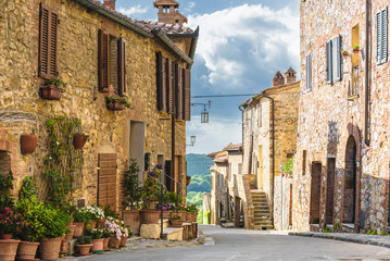 Summer streets in the medieval Tuscan town. - 109989242
