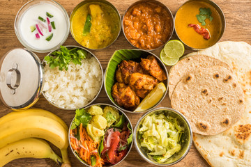 インドの典型的な定食　ミールズ　 Lunch of meals south India