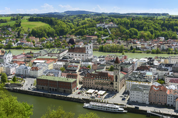 Fototapeta na wymiar Luftbild der Dreiflüssestadt - PASSAU an der Donau-Inn-Metropole gelegen