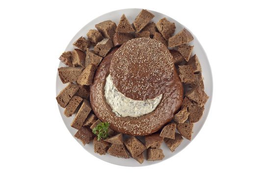 tasty spinach dip on pumpernickel rye bread