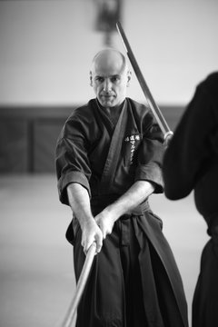 Aikidoka struck in the head with bokken