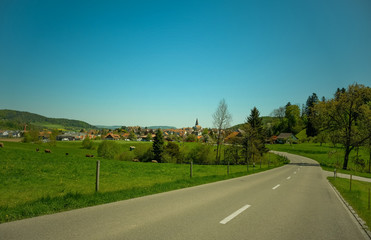 Landstrasse in der Schweiz