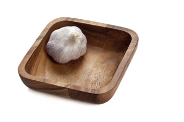 garlic in bowl