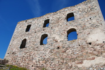 Brahehus old wall, built in 17th century
built by the Swedish lake V&auml;ttern, destroyed by fire 1708
