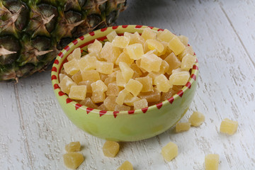 Dried pineapple