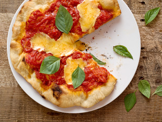 rustic italian pizza margherita