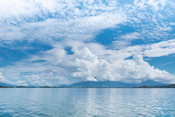 Fototapeta na wymiar Wonderful lake with blue sky at Nam Ngum Dam, Laos