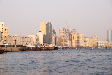 Obraz premium Tradycyjne Abras w Dubai Creek.