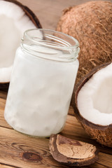 Kokosöl und Kokosnuß