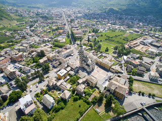 Tirano - Valtellina (IT) - Vista della Città e del Santuario della Beata Vergine 