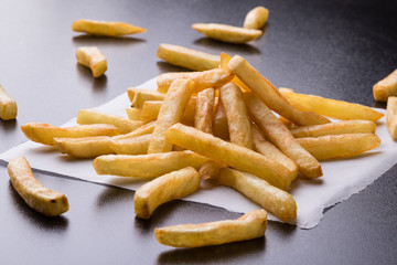 fries on black table