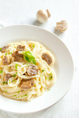 Spaghetti pasta with mushrooms