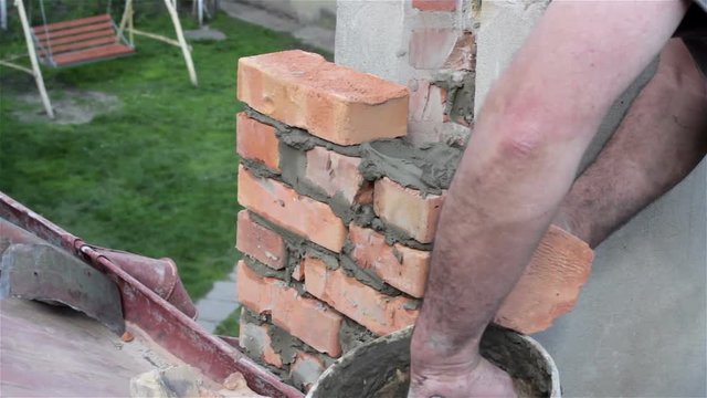 build chimney/mason build a chimney made of bricks