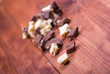 Nut chocolate pieces
