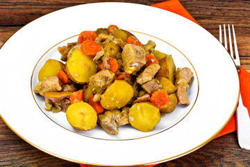 Stewed Quince with Potatoes, Carrots, Onions and Meat