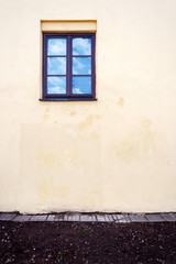 Fototapeta premium old yellow street wall