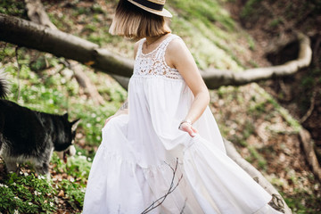 Fototapeta premium gorgeous lady have a good time in nature