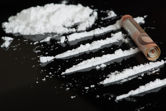 Lines of cocaine and 50 euro bill
