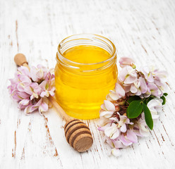 honey with acacia blossoms