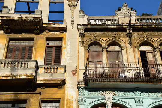 Verfallene Fassaden in Havanna
