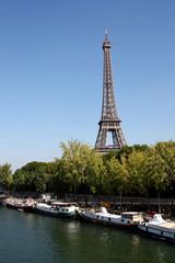 Fototapeta premium Paris: day view of eiffel tower 