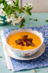 semolina porridge with pumpkin and dates