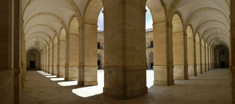 MONASTERIO DE SANTIAGO DE UCL&Eacute;S,CABEZA DE LA ORDEN DE SANTIAGO,EN CUENCA,ESPA&Ntilde;A