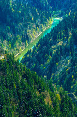 Dunajec wśród wzgórz © Jakub Kałek
