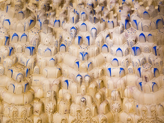 Obraz premium Maurische Mocárabe-Verzierungen in einer Nische des Gerichts der Myrten, Patio de los Arrayanes, Alhambra, Granada, Andalusien, Spanien, Europa