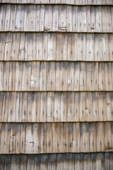 Obraz premium Vertical view of wooden roof.