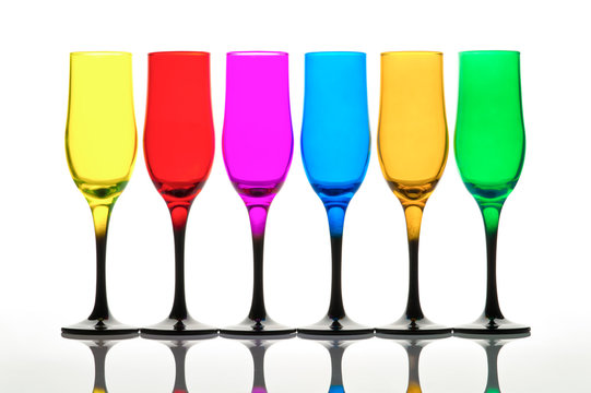 Набор цветных бокалов