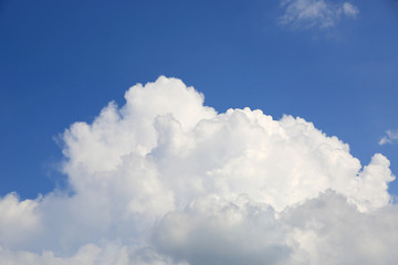 Naklejka na ściany i meble Nuce clouds in sky
