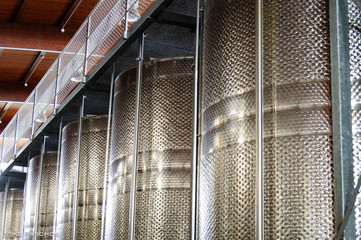 Wine fermentation vinification tanks