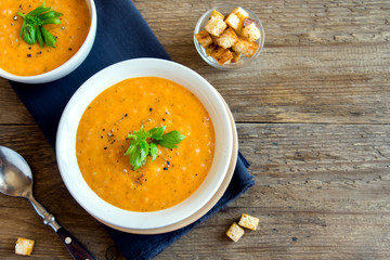 Vegetable soup with croutons