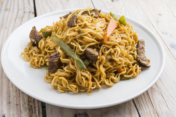Noodles and vegetables
