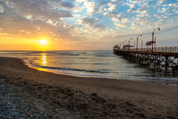 Fototapeta premium Beautiful Sunset in Huanchaco in northen Peru