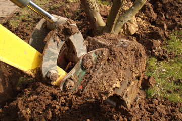 shovel of a mini digger - view at work