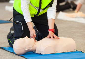 CPR training with dummy