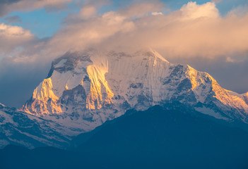 Fototapeta na wymiar Dhaulagiri (8,167 m) the 7th highest mountain in the world.