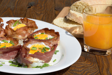 Bacon-Egg-Muffin Ei mit knusprigen Speck