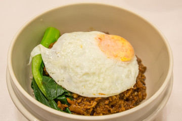 Egg on mince with rice