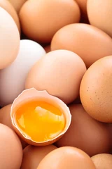 Abwaschbare Fototapete Fresh eggs background. © Vitalina Rybakova