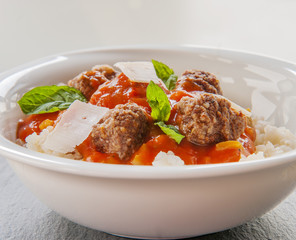 meat balls in tomato sauce