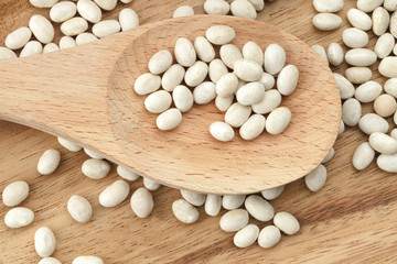 Fototapeta na wymiar soya bean in wooden ladle