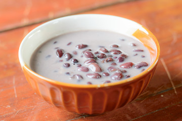 Black bean in coconut milk