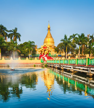 Maha Wizaya pagoda in Yangon. Myanmar.