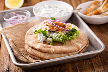 Chicken pita sandwich with cucumber sauce